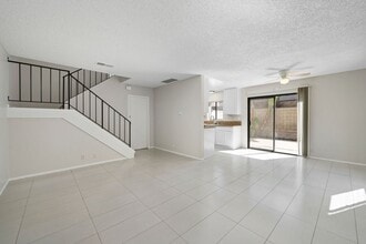 18842 Smokewood Cir in Huntington Beach, CA - Building Photo - Building Photo