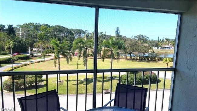 1075 Foxfire Ln, Unit 309- in Naples, FL - Building Photo - Building Photo