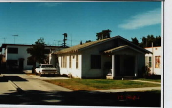 8173 Cypress Ave in South Gate, CA - Foto de edificio - Building Photo