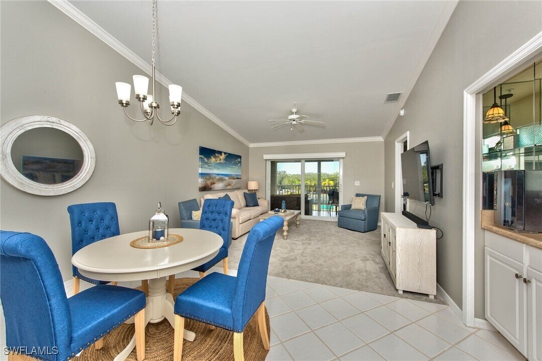 9200 Highland Woods Blvd in Bonita Springs, FL - Building Photo