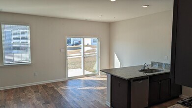560 Locust Run Dr in York, PA - Building Photo - Building Photo