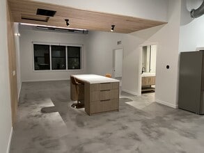 77 W 3rd St, Unit 202 in Winona, MN - Building Photo - Building Photo