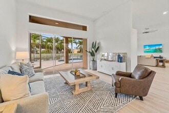 15621 Latina Pl in Wellington, FL - Building Photo - Building Photo