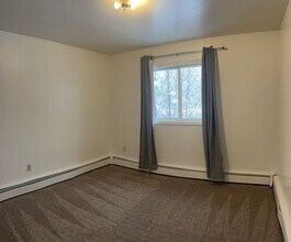 537 E 24th Ave in Anchorage, AK - Building Photo - Building Photo