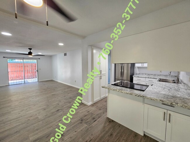 property at 1716 W Olive Ave