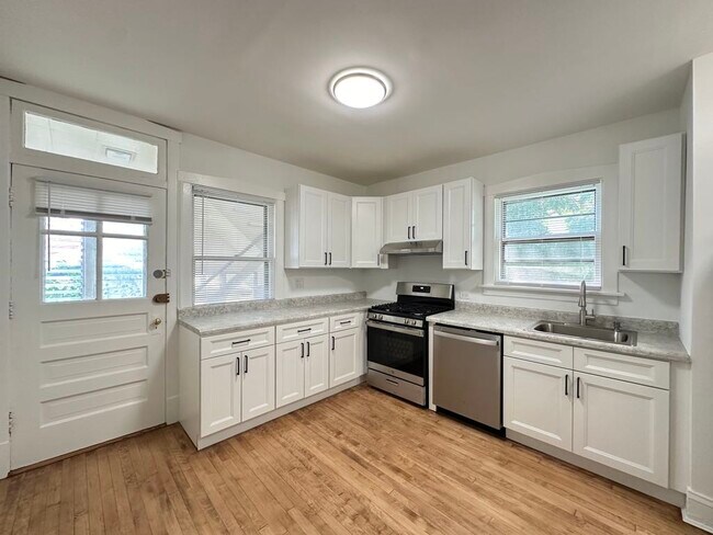 5701 N Keystone Ave in Chicago, IL - Building Photo - Building Photo