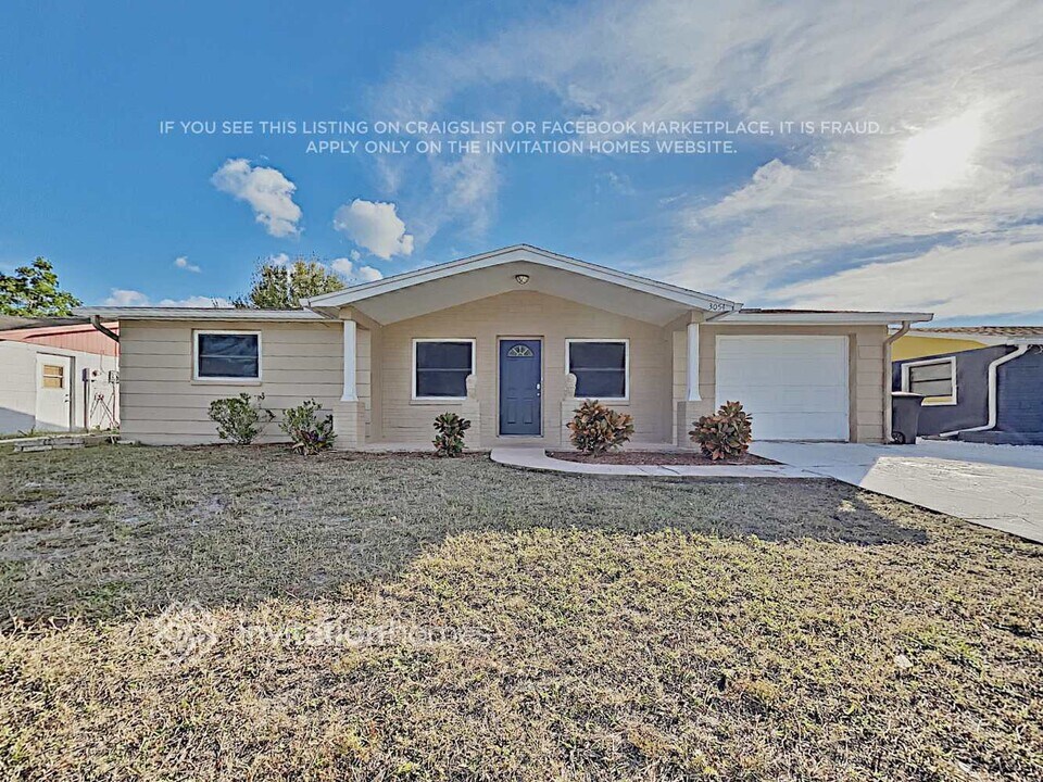 3054 Brompton Dr in Holiday, FL - Foto de edificio