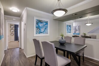 The Catherine Townhomes at Scottsdale in Scottsdale, AZ - Building Photo - Interior Photo