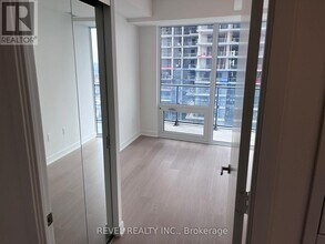 448 Burnhamthorpe Rd W in Mississauga, ON - Building Photo - Building Photo