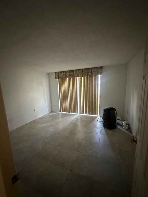 7625 SW 106th Ave in Miami, FL - Building Photo - Building Photo