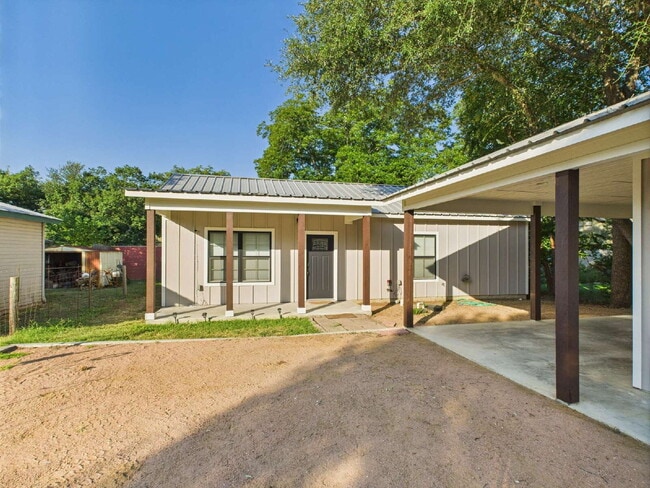 property at 113 W Creek St