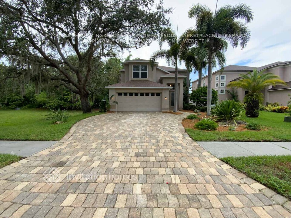 3016 Savannah Oaks Cir in Tarpon Springs, FL - Building Photo