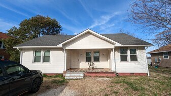 306 Bell St, Unit Unit B in Kannapolis, NC - Building Photo