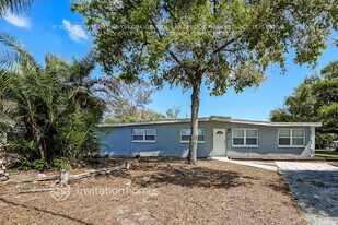 9501 88th Way N, Unit 10805-12 in Seminole, FL - Building Photo