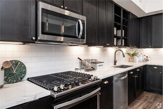 402 Guadalupe St in Austin, TX - Foto de edificio - Building Photo