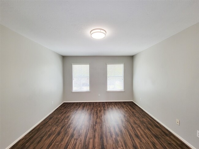 property at 20710 Mansfield Bay Ln