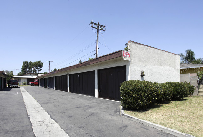 Romneya Gardens Apartments in Anaheim, CA - Building Photo - Building Photo