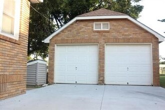 910 W York Ave in Enid, OK - Building Photo - Building Photo