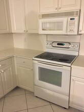 6568 Villa Sonrisa Dr in Boca Raton, FL - Building Photo - Building Photo