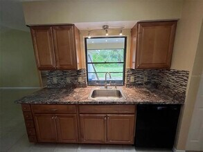 7044 Denmark St in Englewood, FL - Building Photo - Building Photo