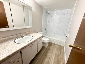 1455-1465-1465 Sheridan Rd in Kenosha, WI - Building Photo - Building Photo