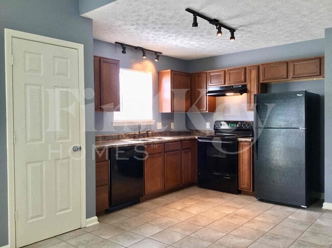 10703 Regis Ct in Indianapolis, IN - Building Photo - Building Photo