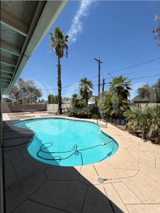 property at 102 E Erie Dr