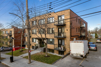 4905 De La Côte-Saint-Luc Ch in Montréal, QC - Building Photo - Building Photo