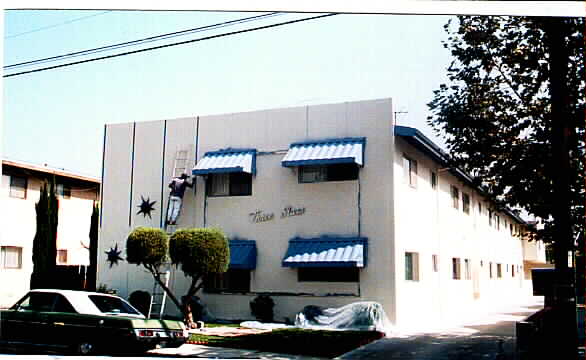 Three Stars Apartment in Temple City, CA - Building Photo