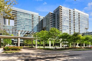 9715 Woods Dr in Skokie, IL - Building Photo