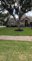 2922 Sandleigh Dr in Spring, TX - Building Photo