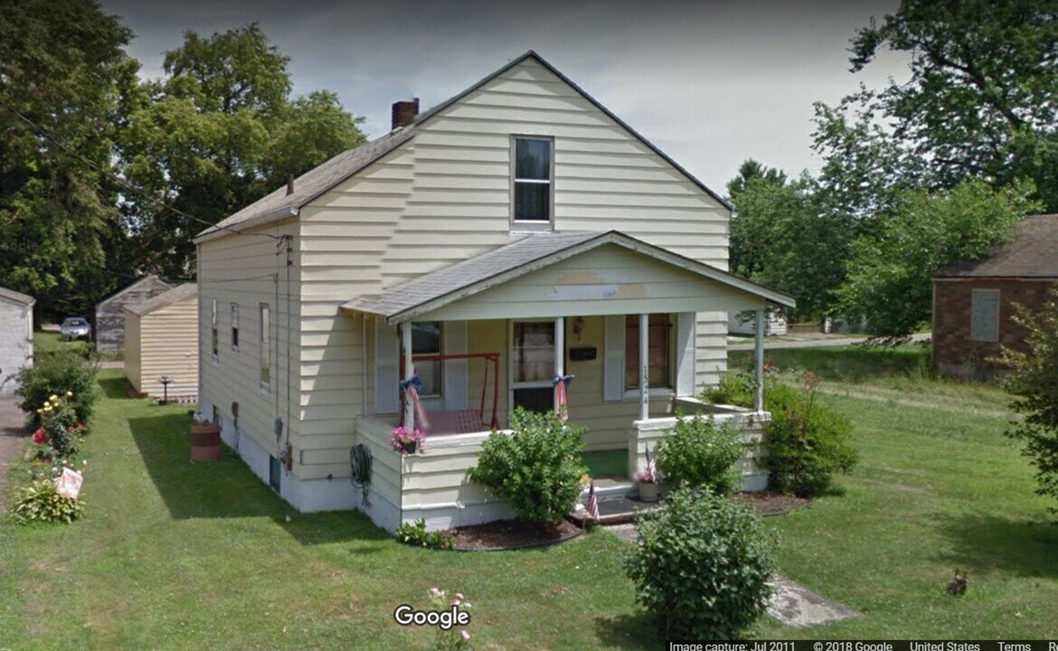 1524 Tanner Ave SW in Canton, OH - Building Photo