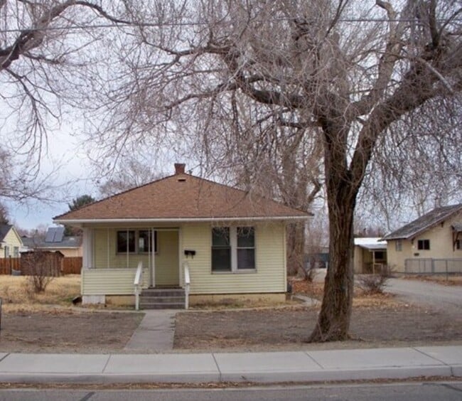 property at 110 E Bridge St