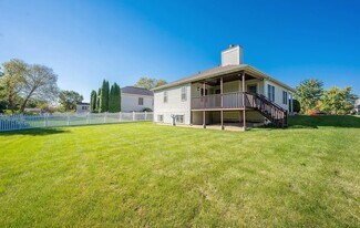 2126 Kingsmill St in Yorkville, IL - Building Photo