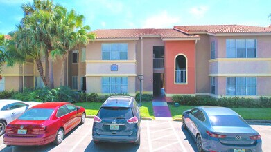 927 Siesta Key Blvd in Deerfield Beach, FL - Building Photo - Building Photo