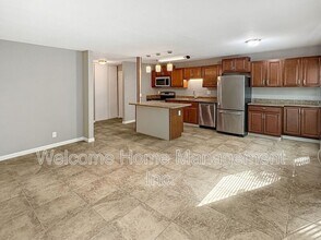 1036 Oak Grove Rd in Concord, CA - Building Photo - Building Photo