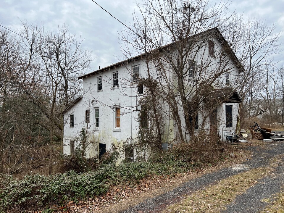 Triplex in East Greenville, PA - Building Photo