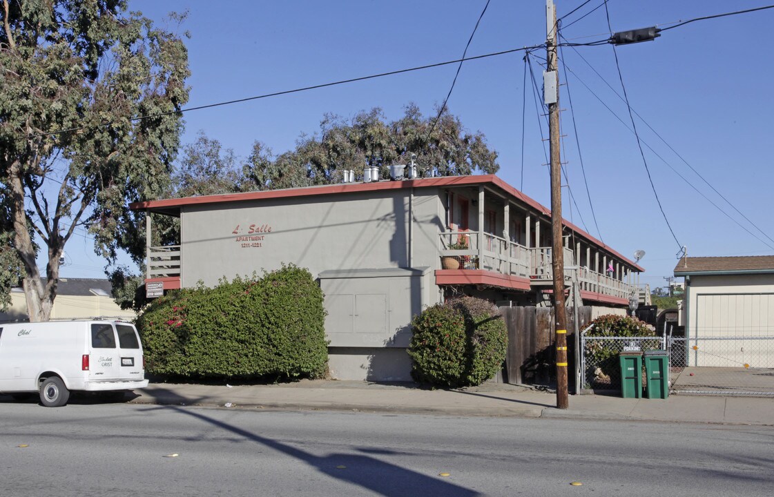 1211-1221 La Salle Ave in Seaside, CA - Foto de edificio