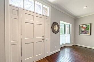 701 Bering Dr in Houston, TX - Building Photo - Building Photo