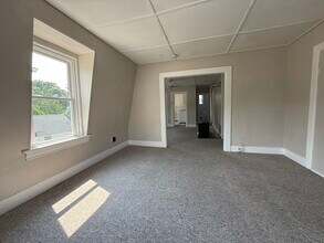 117 Bridge St, Unit 3 in Willimantic, CT - Building Photo - Building Photo