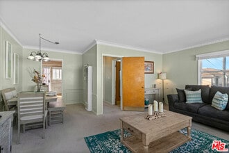 831 Austin Ave in Inglewood, CA - Building Photo - Building Photo