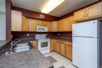 Kassenborg Apartments in Moorhead, MN - Foto de edificio - Interior Photo