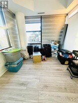 1608 Charles St in Whitby, ON - Building Photo