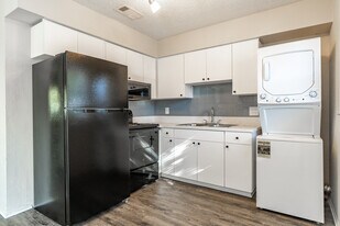 Raven at Park Place in Pinellas Park, FL - Building Photo