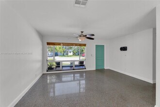 2249 SW 34th Terrace in Fort Lauderdale, FL - Building Photo - Building Photo
