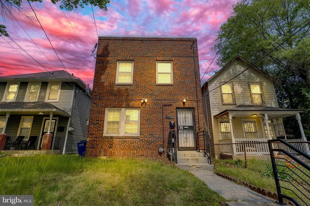 4646 Minnesota Ave NE, Unit 2 in Washington, DC - Building Photo