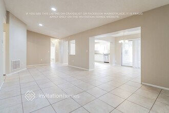 10325 56th St in Pinellas Park, FL - Foto de edificio - Building Photo