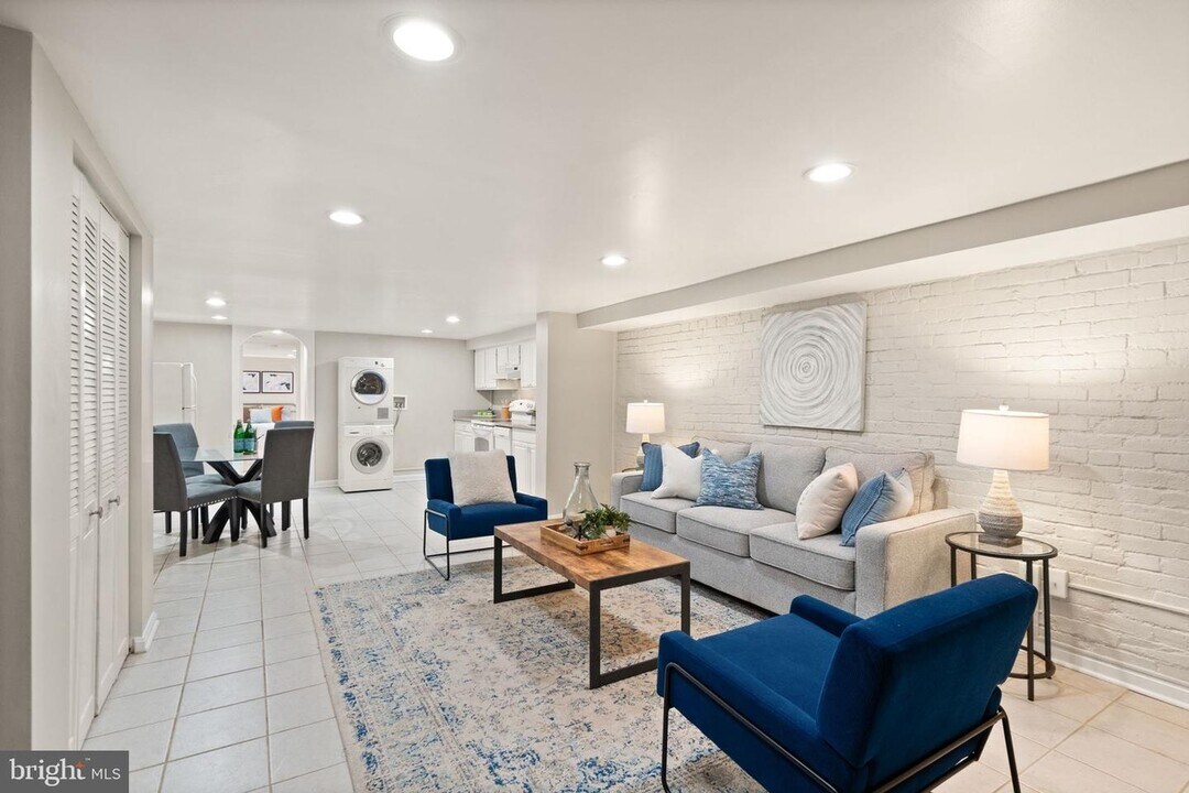 1629 Irving St NW, Unit B in Washington, DC - Building Photo