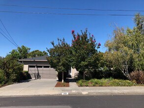 160 Whittier Ave in San Rafael, CA - Foto de edificio - Building Photo