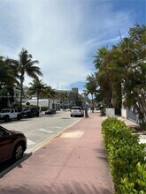 401 Collins Ave in Miami Beach, FL - Building Photo - Building Photo